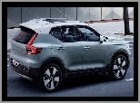 Popielate, Volvo XC40